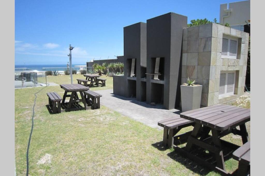 Infinity - Stunning 1 Bedroom Apartment With Sea & Mountain Views Bloubergstrand Exterior foto