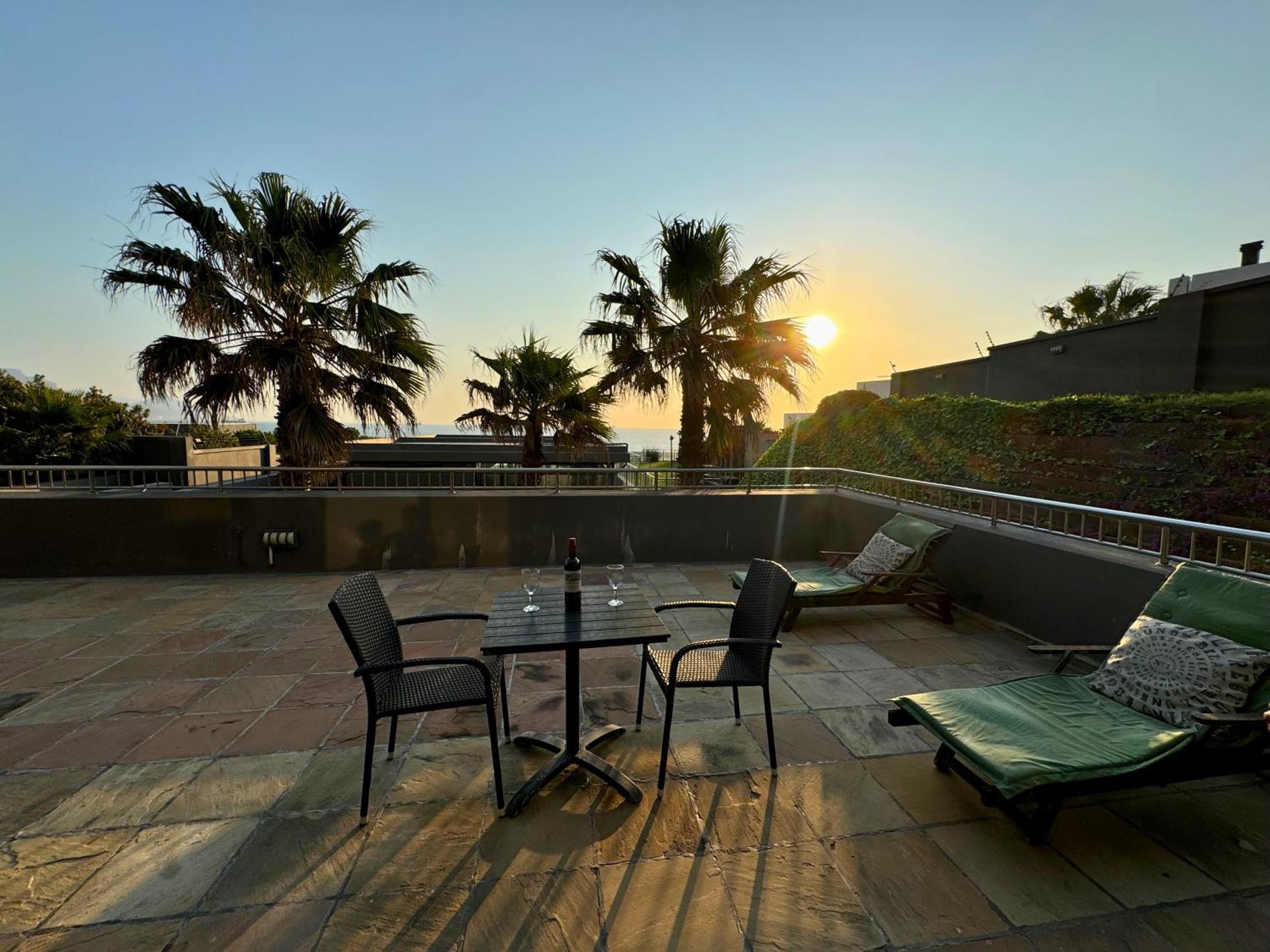 Infinity - Stunning 1 Bedroom Apartment With Sea & Mountain Views Bloubergstrand Exterior foto