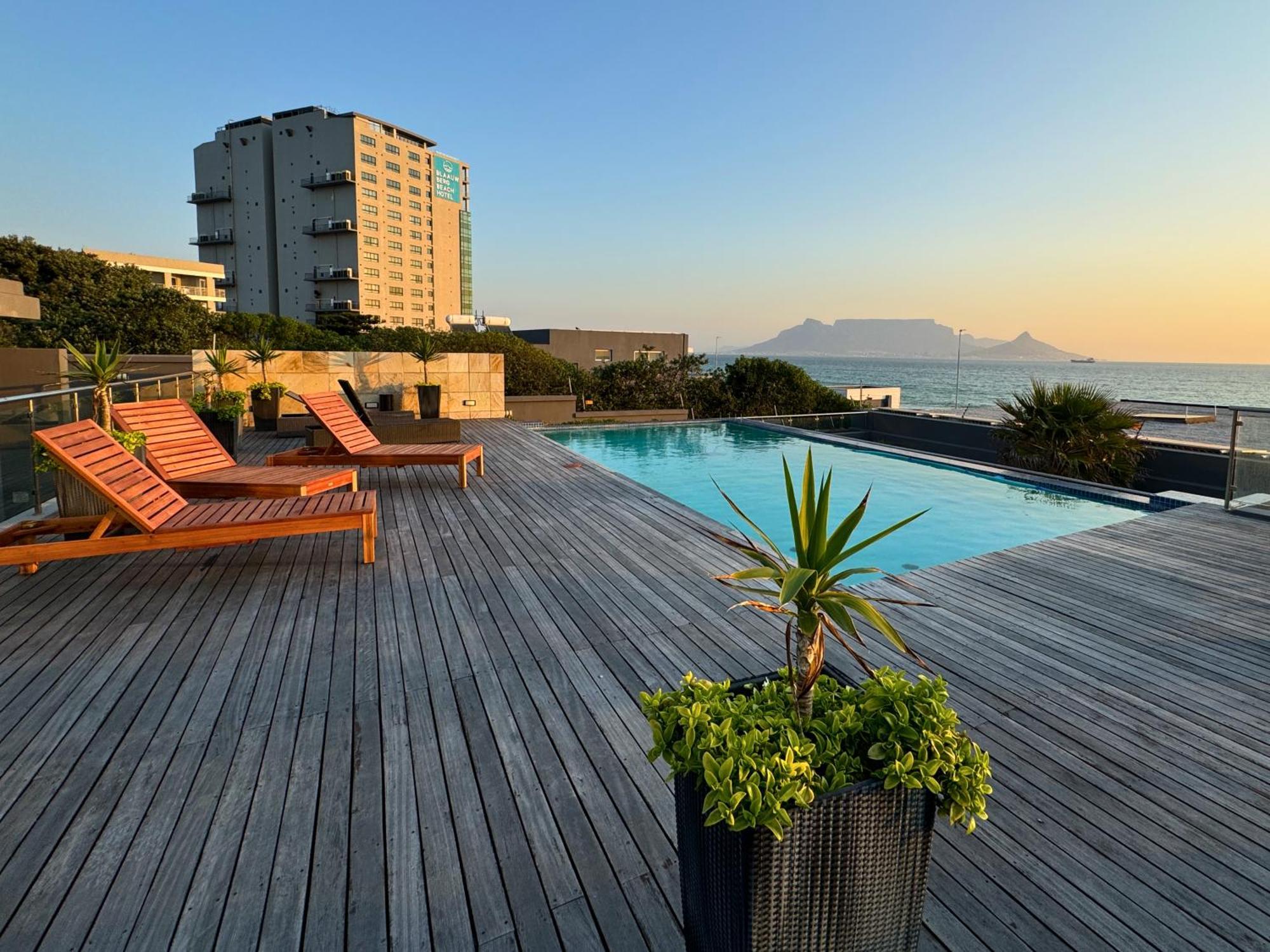 Infinity - Stunning 1 Bedroom Apartment With Sea & Mountain Views Bloubergstrand Exterior foto